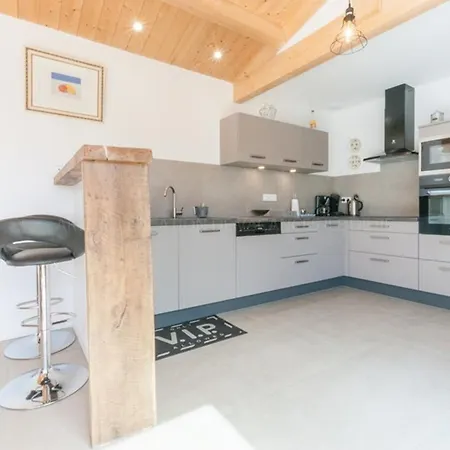 Hébergement de vacances Maison Spacieuse A Avec Terrasse Et Stationnement - Fr-1-835-5 *