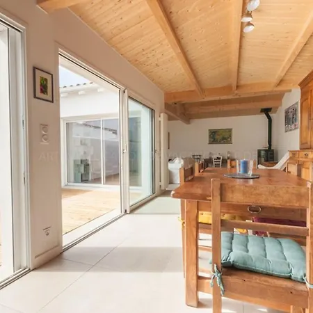 Hébergement de vacances Maison Spacieuse A Avec Terrasse Et Stationnement - Fr-1-835-5 Le Bois-Plage-en-Ré