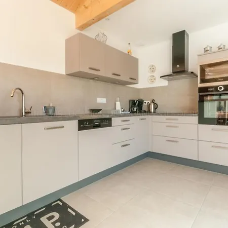 Maison Spacieuse A Avec Terrasse Et Stationnement - Fr-1-835-5 Holiday home